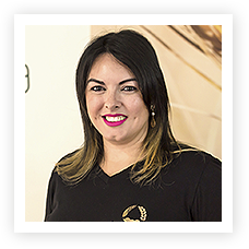 Ana Cláudia Camargo Ana Cláudia Camargo